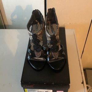 Women Shawnee Sandals